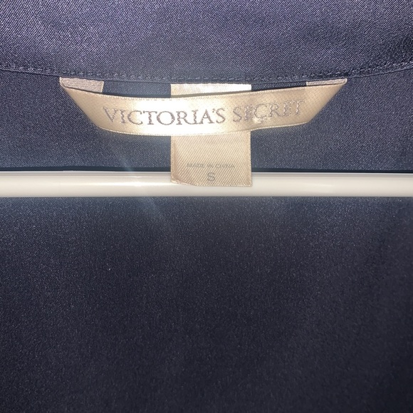 VS Satin Robe - Picture 2 of 3